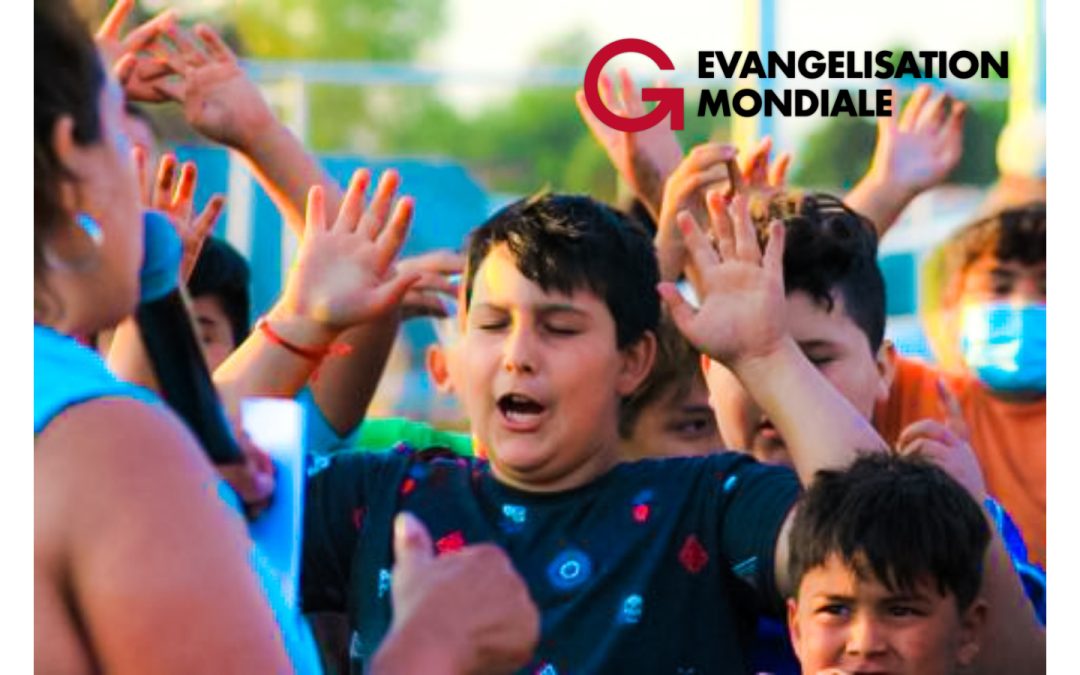 Des enfants de l’Inde à l’Afrique du Sud entendent l’Evangile lors des campagnes d’Évangélisation de Noël