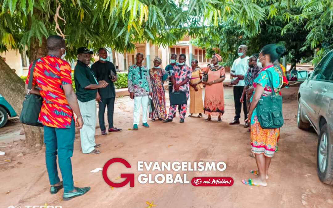 GO 22 Togo: El Equipo de Evangelismo Global Lleva a Más de 15,000 Personas al Señor